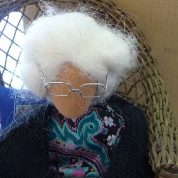 Großmutter - Oma - alte Frau - 28 cm